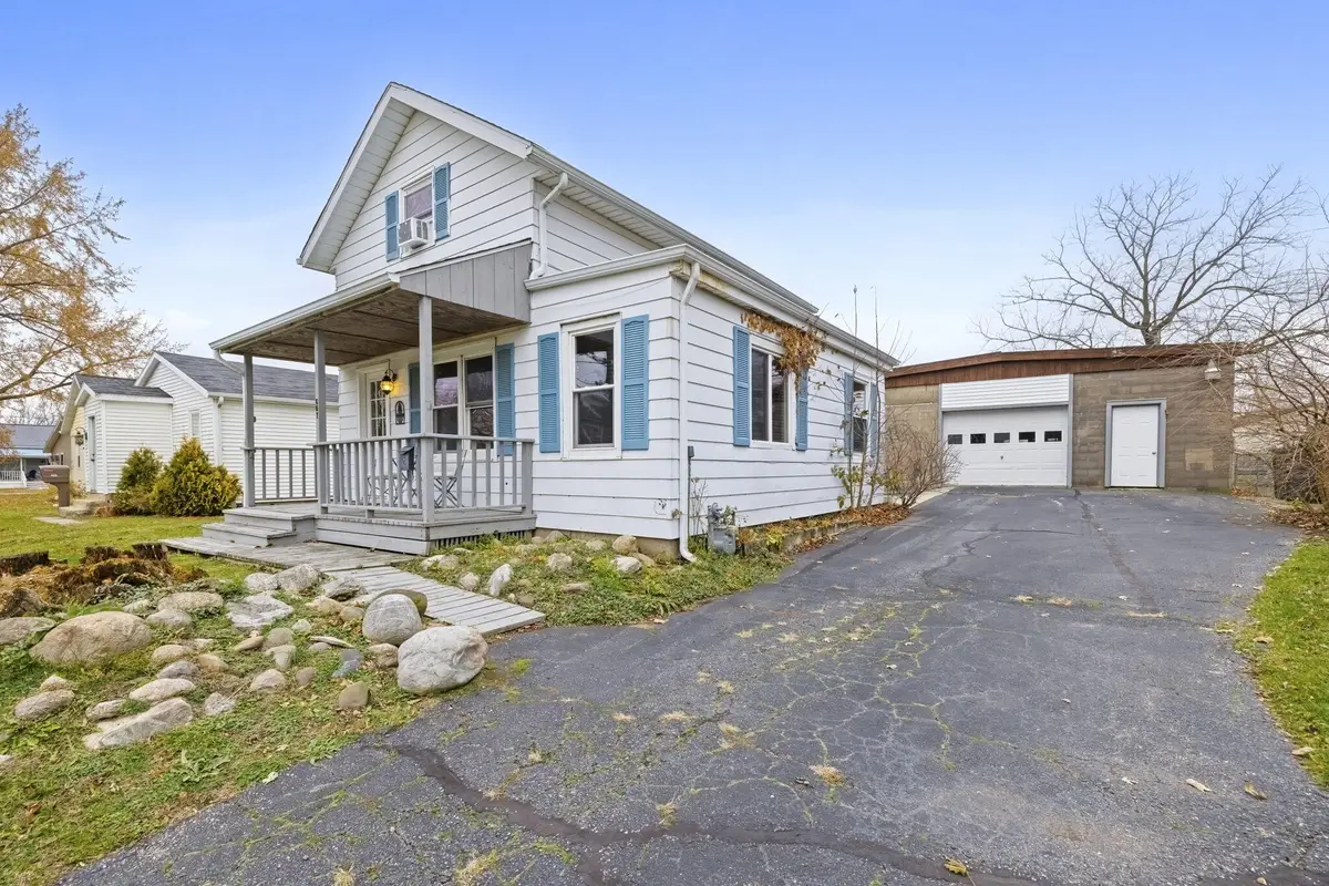 607 Sherwood Avenue, Three Oaks, MI 49128 - #1