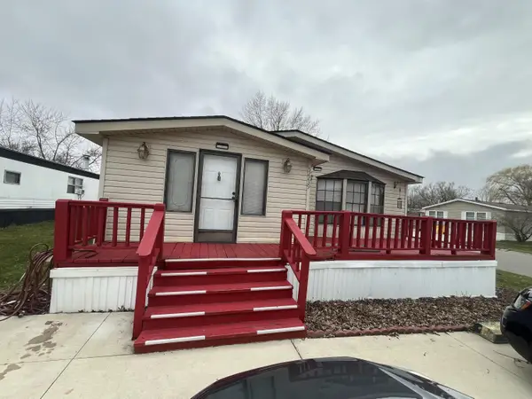 52239 Oxford Lane, Chesterfield, MI 48051