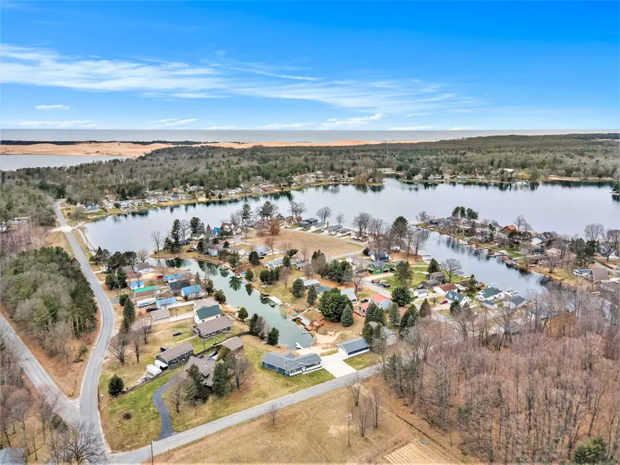 1641 N Arrowhead Drive, Mears, MI 49436 - #3