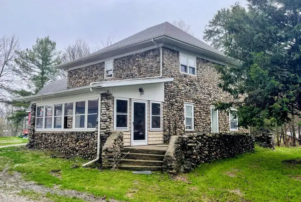 2311 E Glendora Road, Buchanan, MI 49107