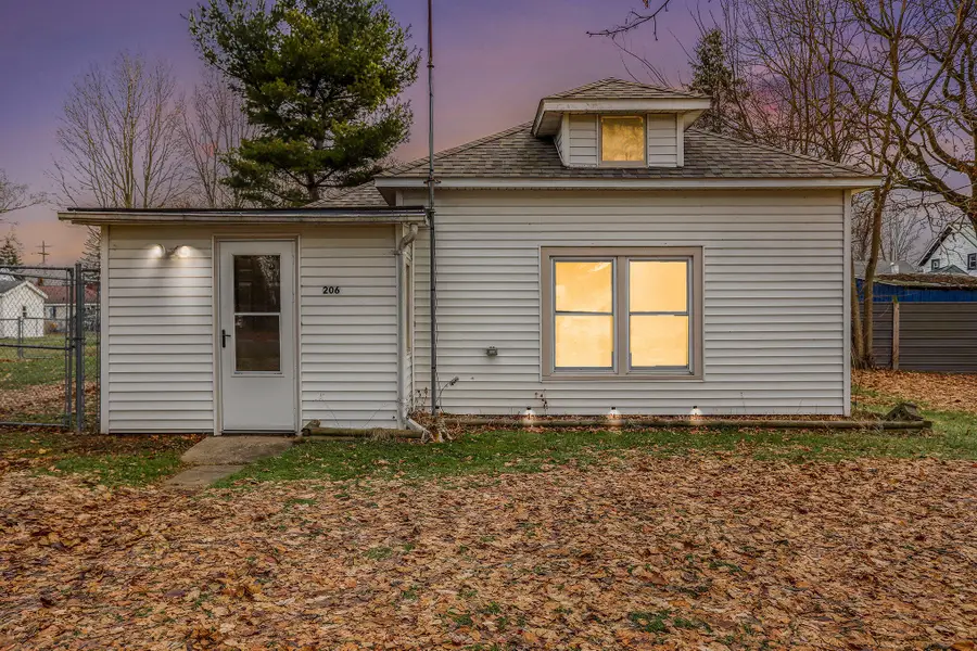 206 Burr Oak Street, Mendon, MI 49072 - #2