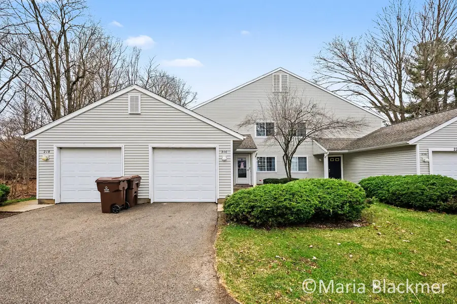 216 Hunters Lane Ne #11, Rockford, MI 49341 - #2