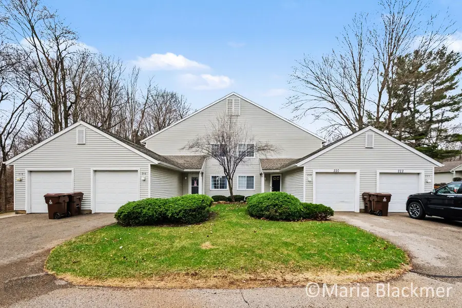 216 Hunters Lane Ne #11, Rockford, MI 49341 - #3