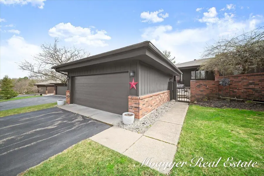 6204 Tahoe Drive Se, Grand Rapids, MI 49546 - #2