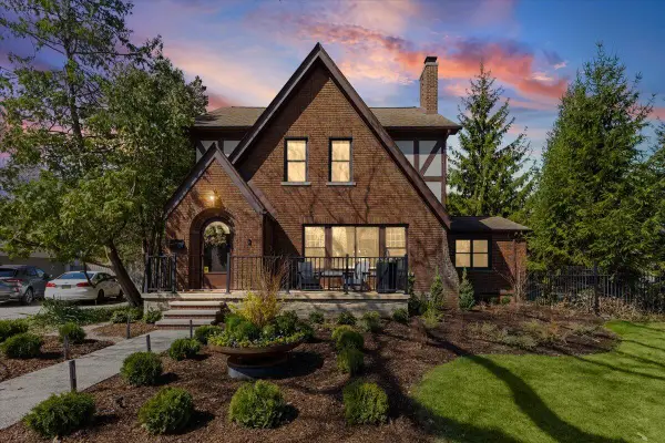 2656 Burnham Road, Royal Oak, MI 48073