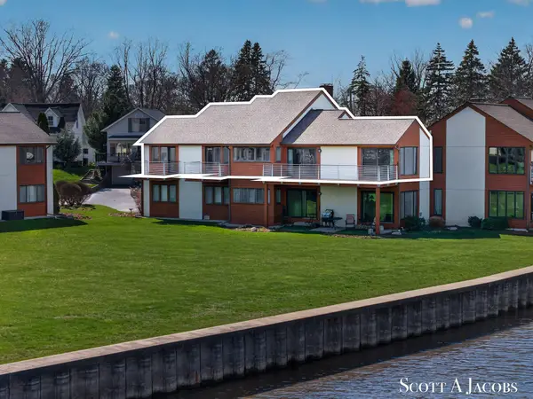 1131 S Shore Drive, Holland, MI 49423