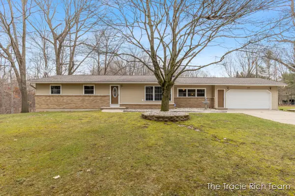6640 Pine Island Drive Ne, Comstock Park, MI 49321