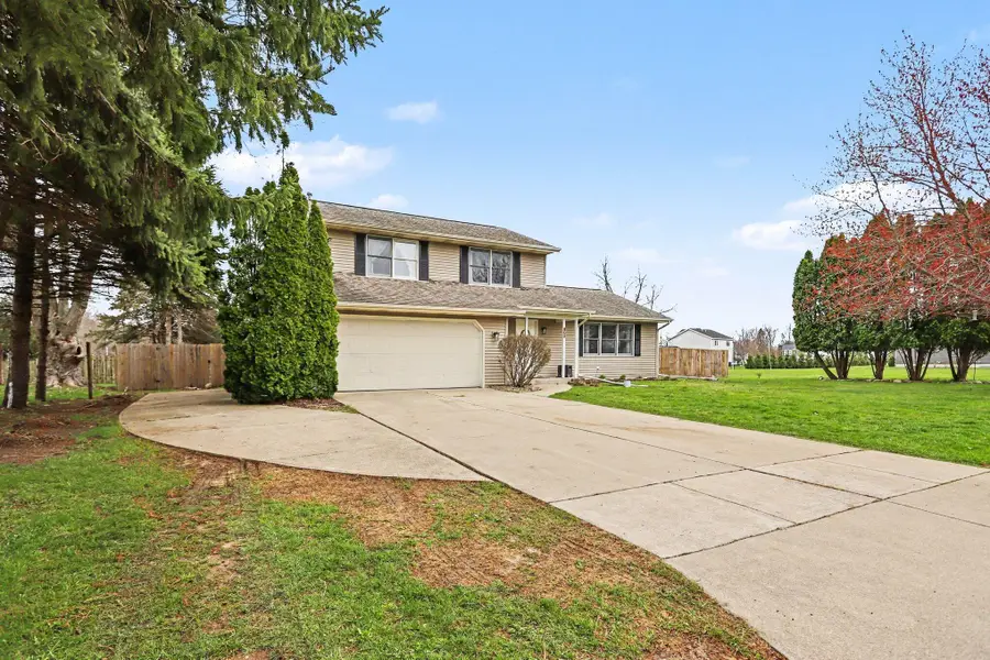 802 Sugar Maple Street, Vicksburg, MI 49097 - #2