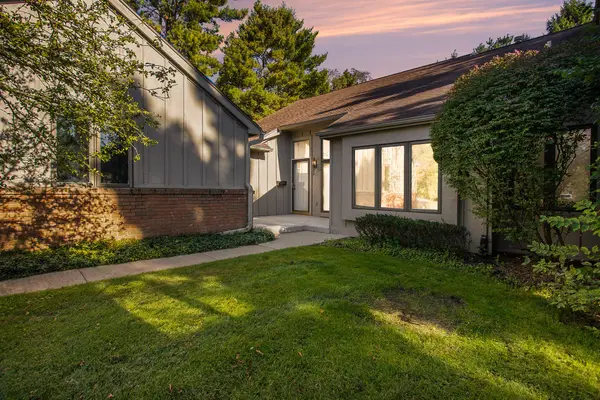 213 Raintree Circle, Kalamazoo, MI 49006