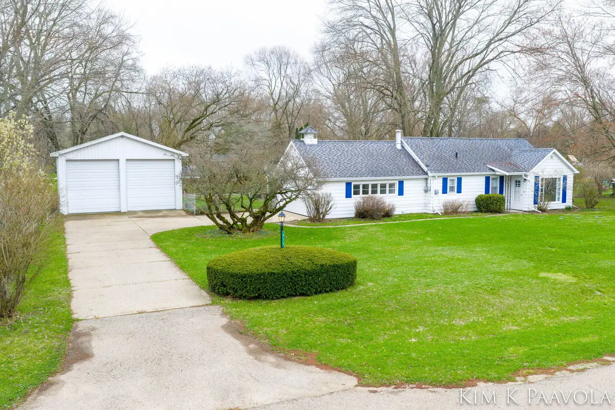 916 James Street, Plainwell, MI 49080 - #1