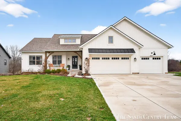 4871 Honeycrisp Drive Ne, Rockford, MI 49341