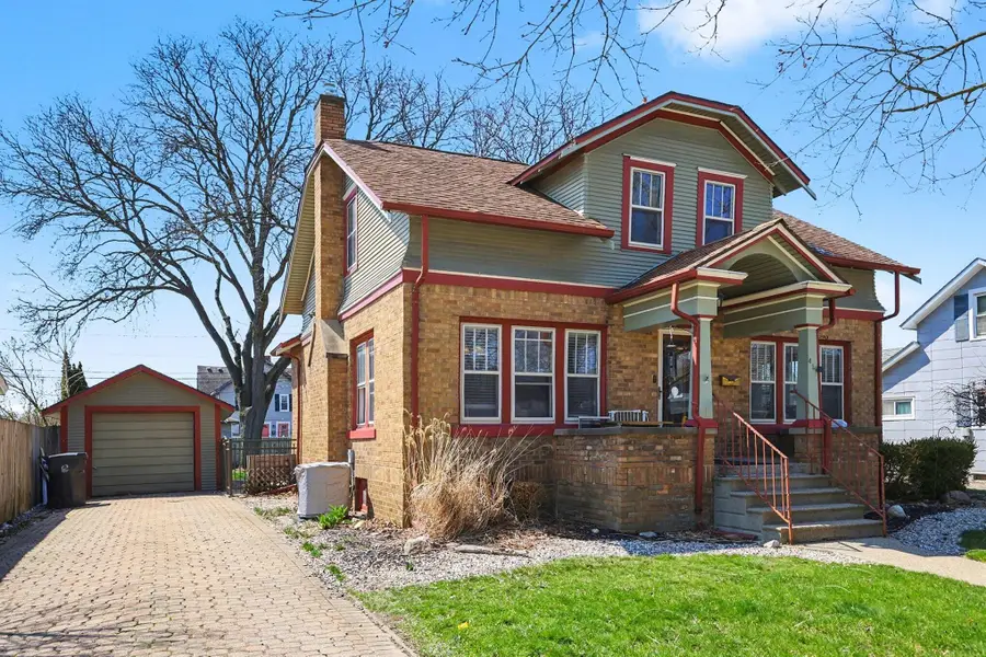 421 E Clinton Street, Howell, MI 48843 - #2