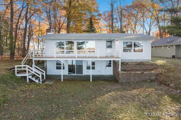 8995 Deer Point Drive, Newaygo, MI 49337