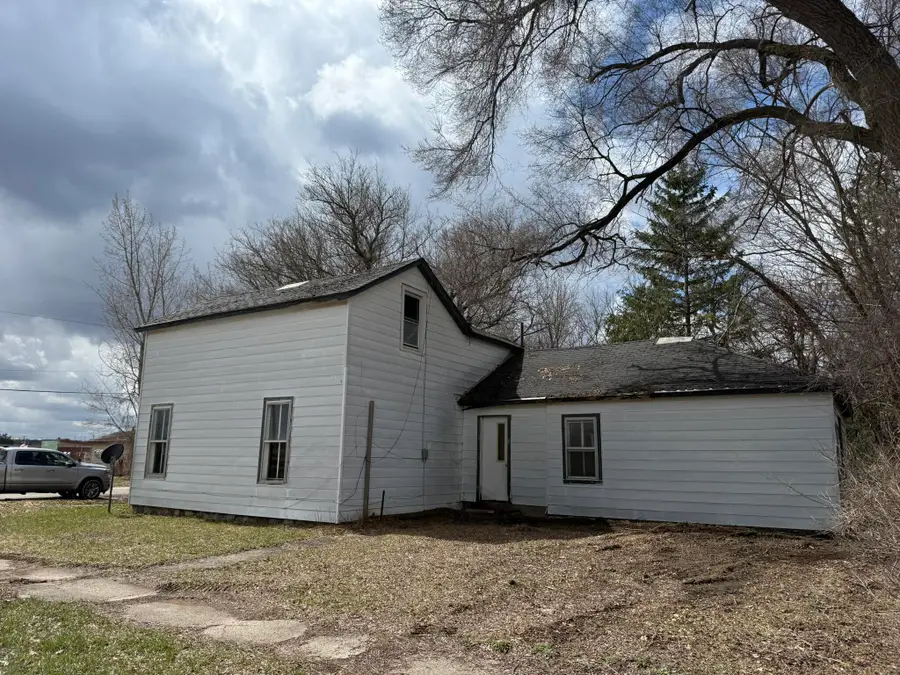 115 E 4th Street, Evart, MI 49631 - #2