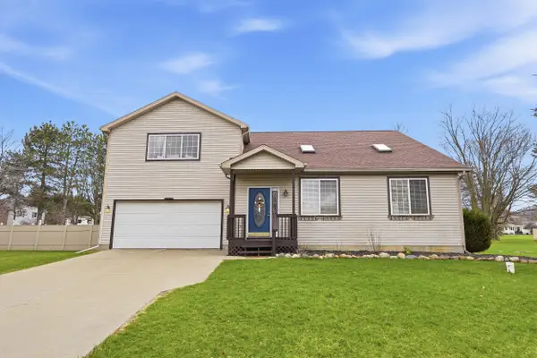 1223 Lori Lane, Fenton, MI 48430