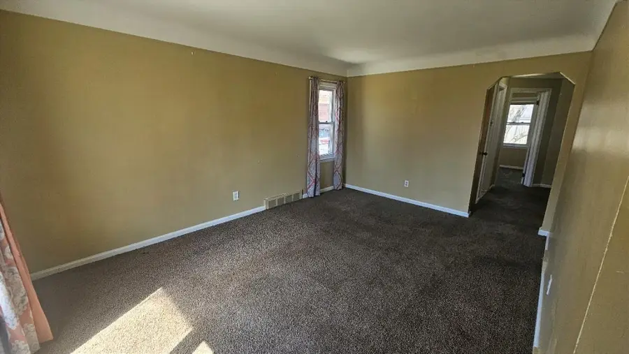 21345 Newcastle Road, Harper Woods, MI 48225 - #2