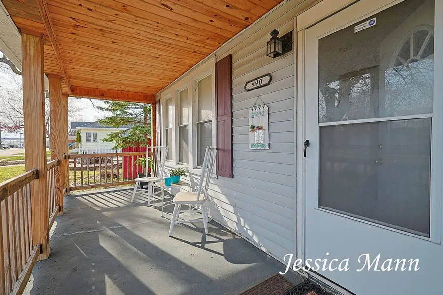 990 W Laketon Avenue, Muskegon, MI 49441 - #2