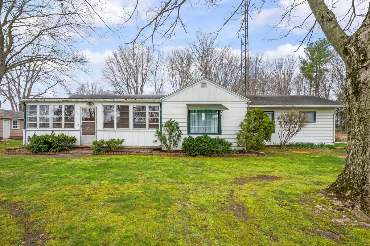 55796 92nd Avenue, Dowagiac, MI 49047 - #1