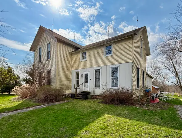 1652 Olive Branch Road, Galien, MI 49113