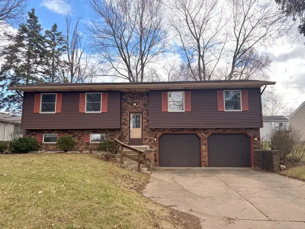 3382 Devon Drive Ne, Grand Rapids, MI 49546