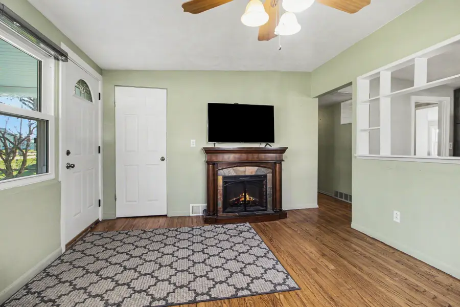 48758 Sully Drive, Belleville, MI 48111 - #2