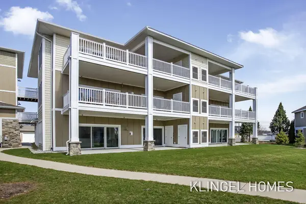 930 W Savidge Street #4, Spring Lake, MI 49456