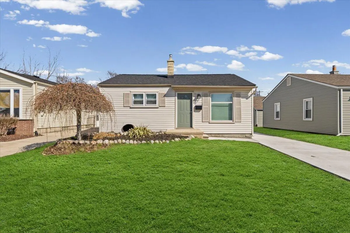647 E Brockton Avenue, Madison Heights, MI 48071 - #1