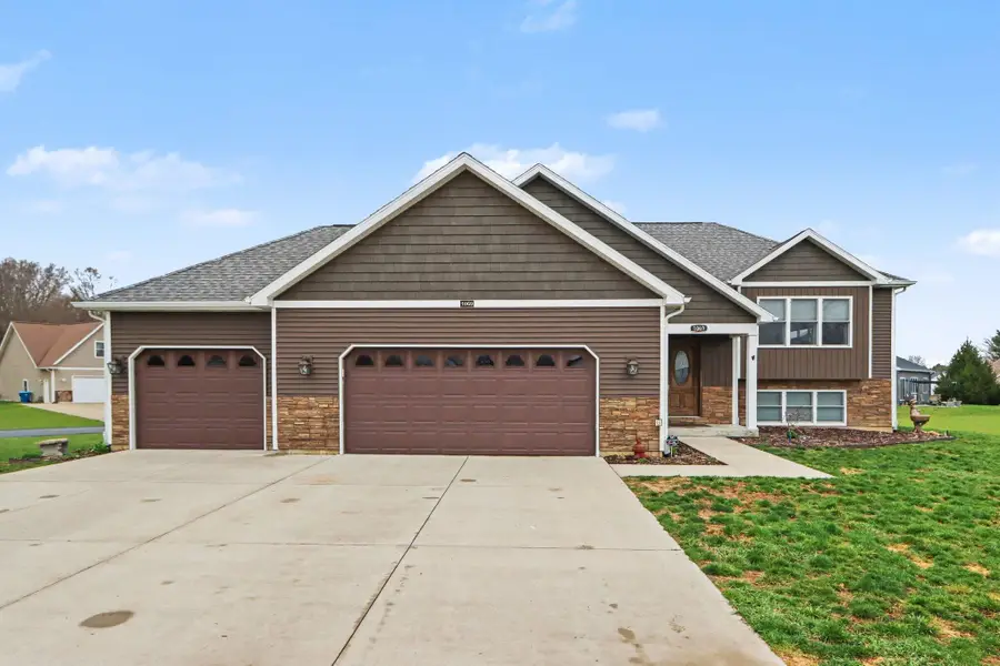 1069 S Stoneridge Drive, Plainwell, MI 49080 - #2