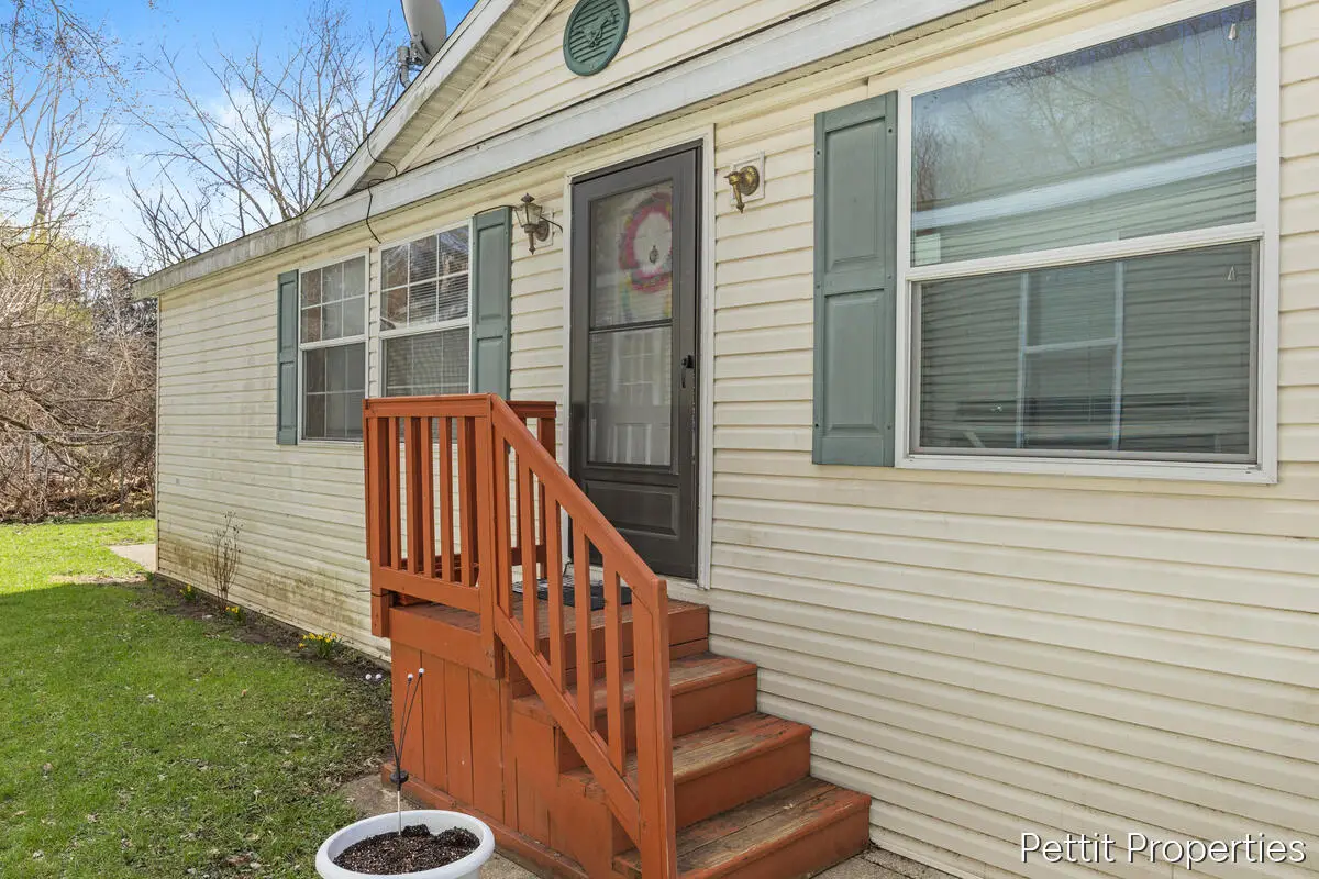 7062 Independence Lane Sw, Grand Rapids, MI 49548 - #1