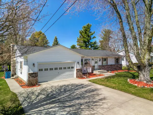 217 Southwoods Avenue, Fremont, MI 49412