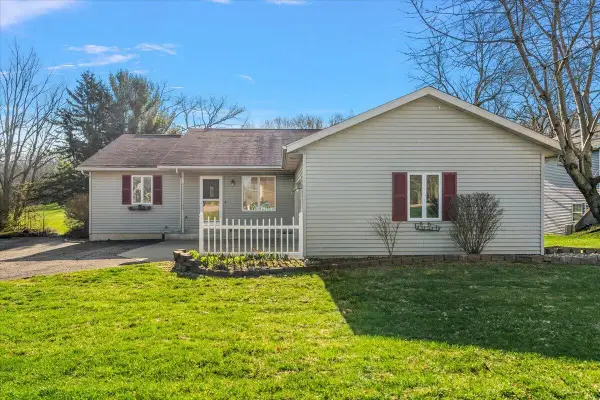 272 Fairway Court, Plainwell, MI 49080