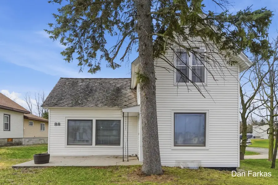 88 Muskegon Street, Cedar Springs, MI 49319 - #2
