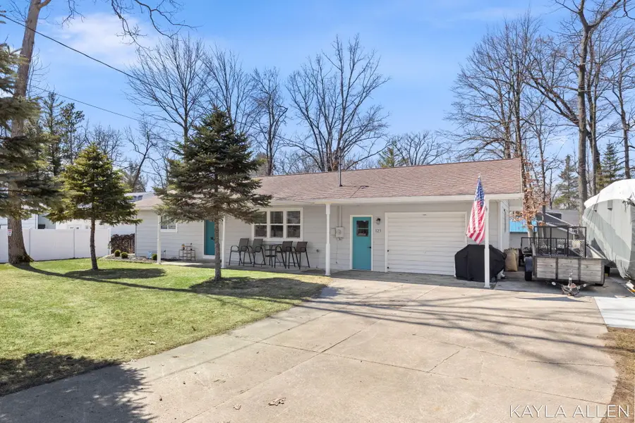 127 Maple Bluff Avenue, Prudenville, MI 48651 - #2