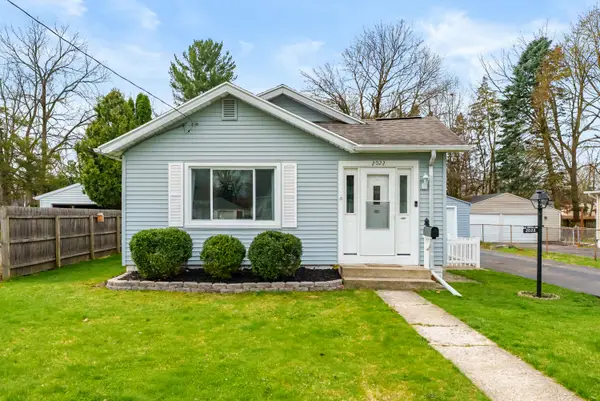 2022 Royce Avenue, Kalamazoo, MI 49001