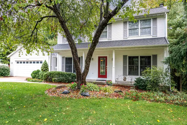 2243 Waterford Way Ne, Grand Rapids, MI 49525