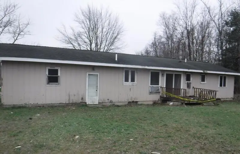 30450 M 152, Dowagiac, MI 49047 - #3