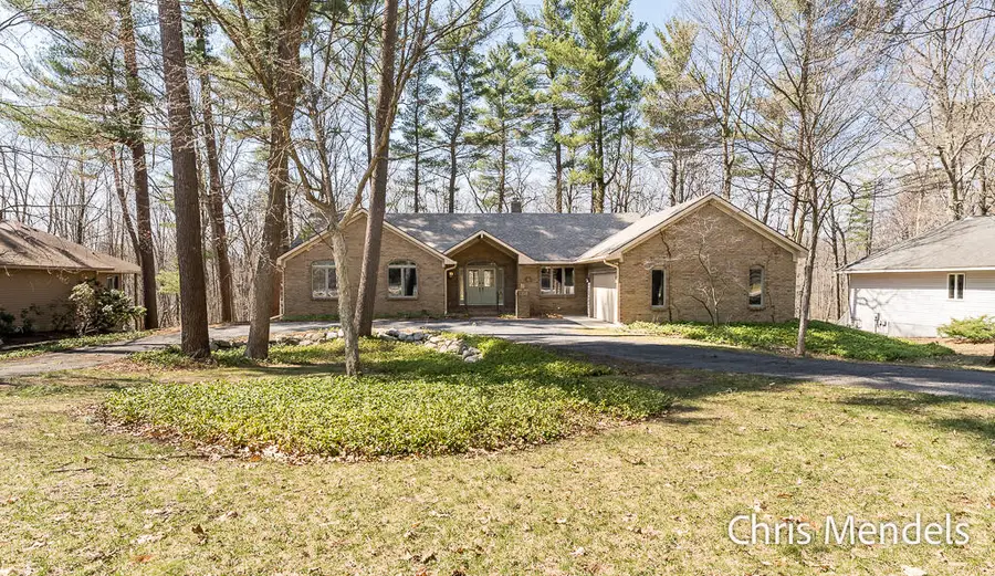 3140 Riverwoods Drive Ne, Rockford, MI 49341 - #2