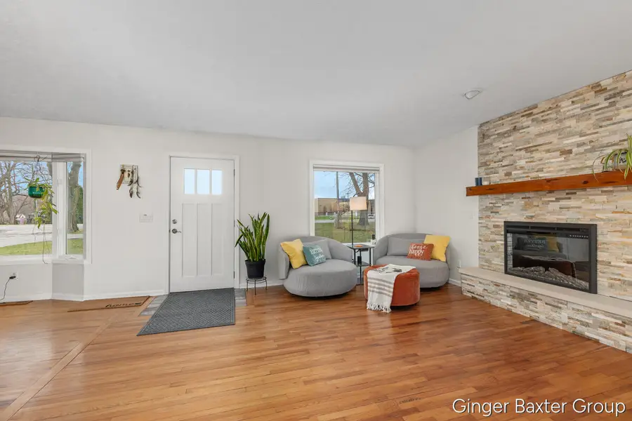 4372 Hunsberger Avenue Ne, Grand Rapids, MI 49525 - #3