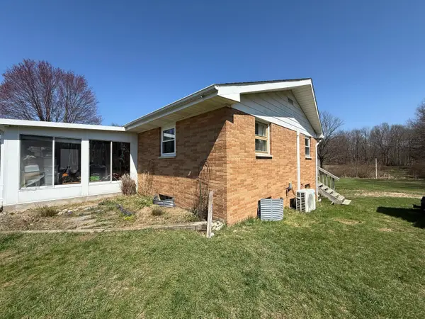 5747 W B Avenue, Plainwell, MI 49080
