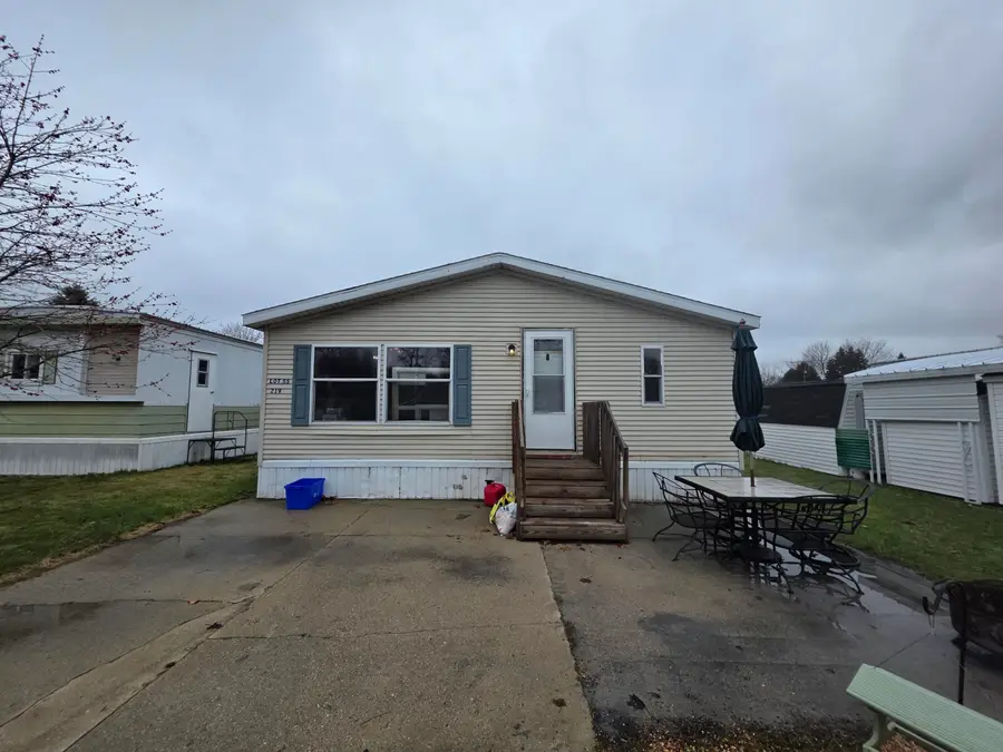 219 Circle Drive, Fremont, MI 49412 - #2