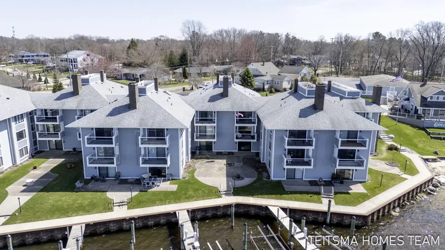 400 Lakeview Court #25D, Spring Lake, MI 49456 - #2