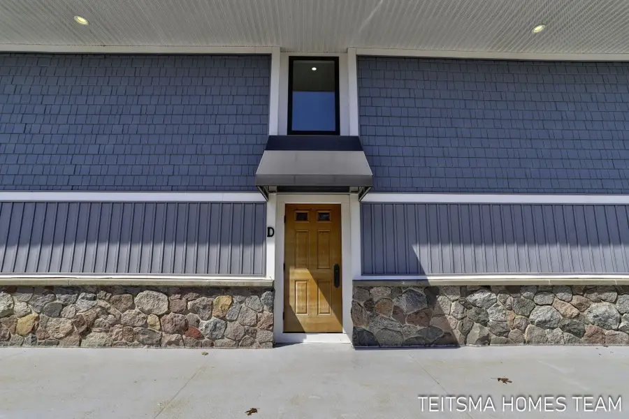 400 Lakeview Court #25D, Spring Lake, MI 49456 - #3