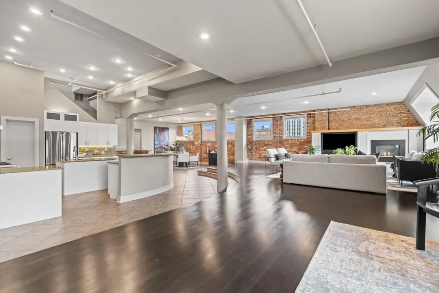 230 N Kalamazoo Mall #401, Kalamazoo, MI 49007 - #3