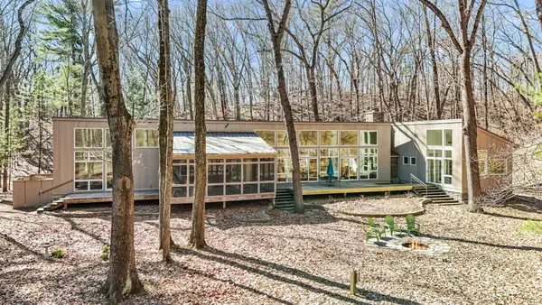 4249 Lake Road, Stevensville, MI 49127