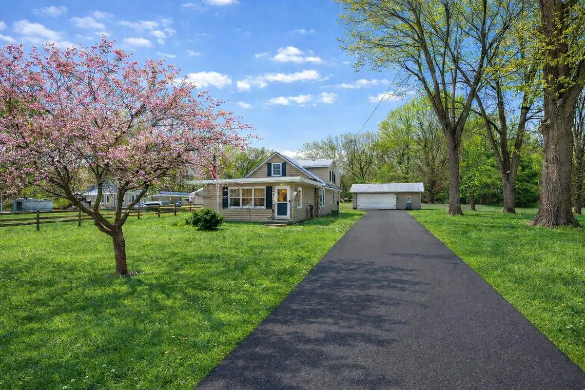 2844 W Glenlord Road, Stevensville, MI 49127 - #1