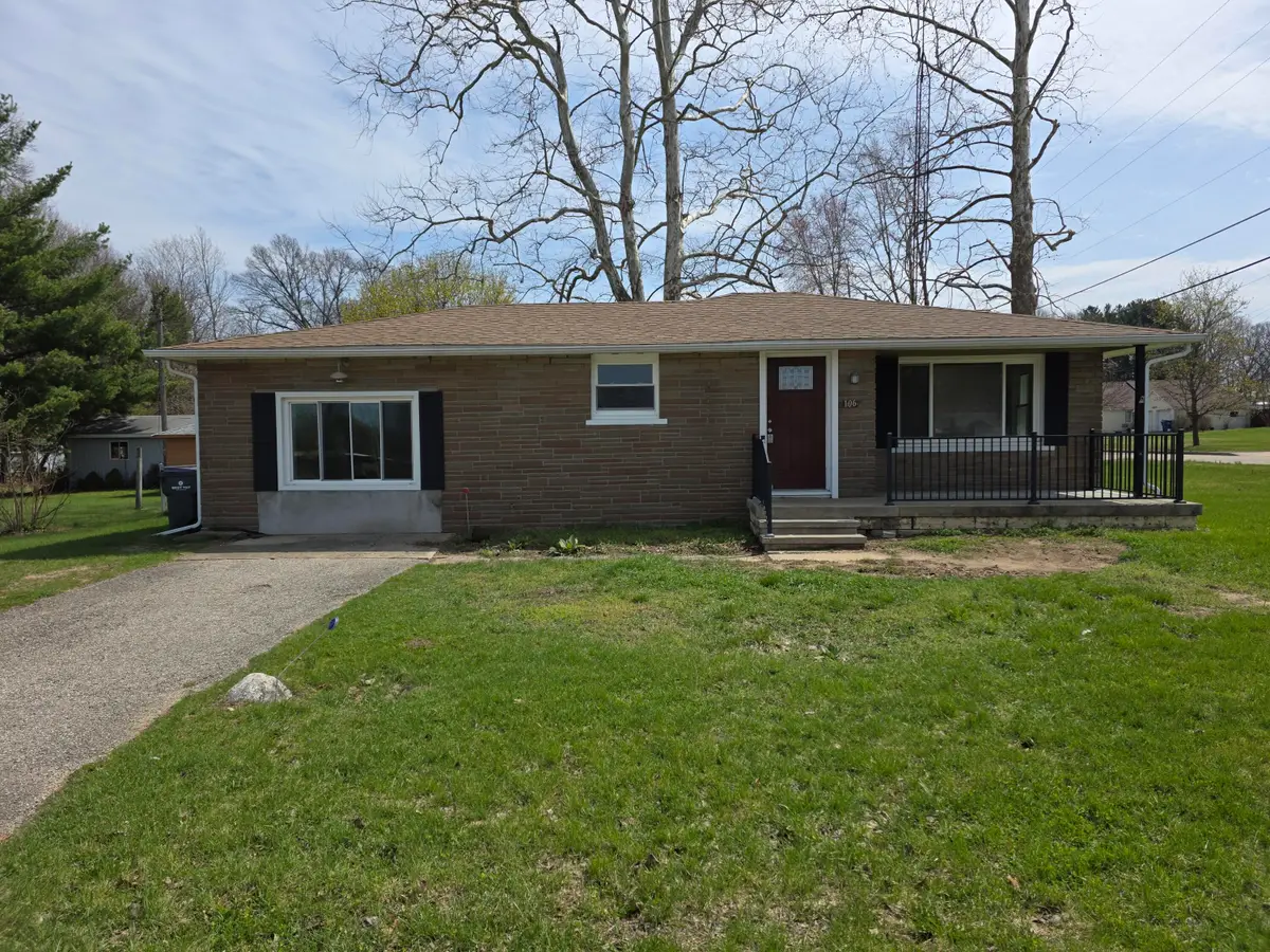 106 N Quincy Street, Lawton, MI 49065 - #1