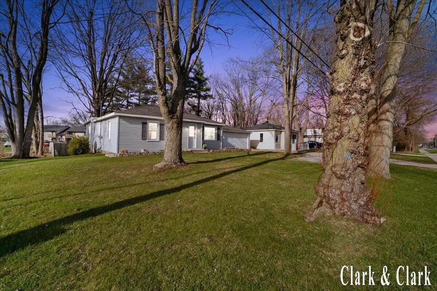 525 W Randall Street, Coopersville, MI 49404 - #2