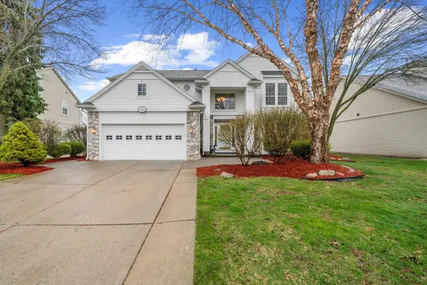 1042 Equestrian Drive, South Lyon, MI 48178