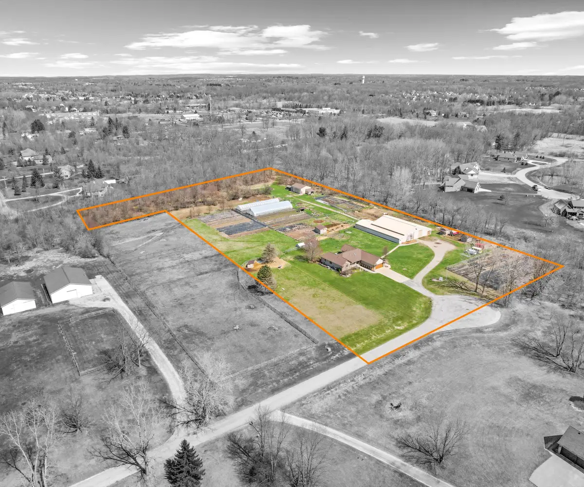 9552 Wall Gene Road, South Lyon, MI 48178 - #1