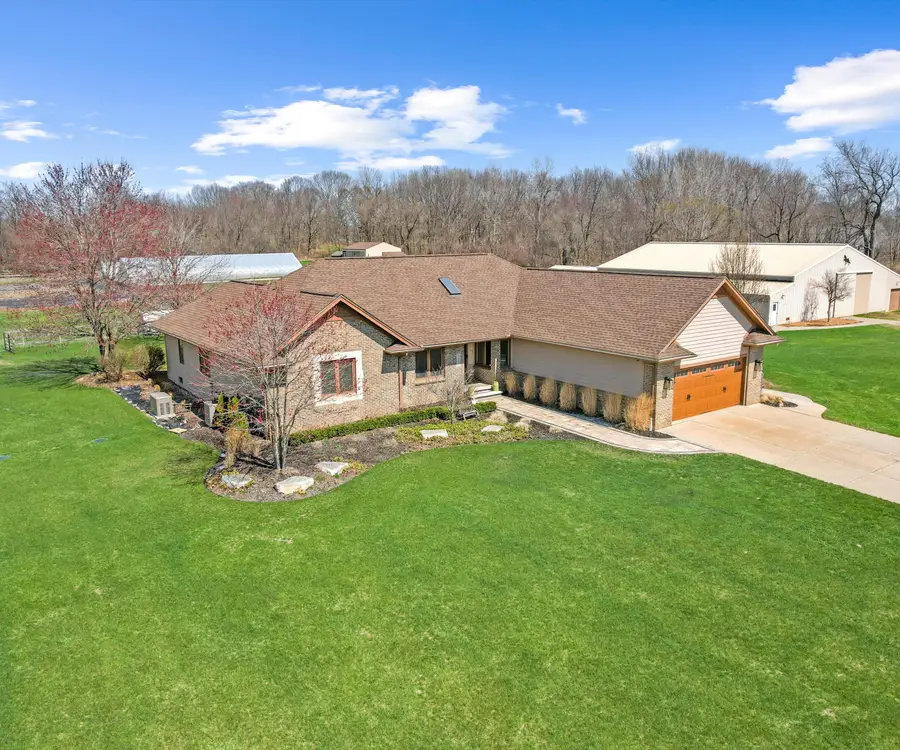 9552 Wall Gene Road, South Lyon, MI 48178 - #2